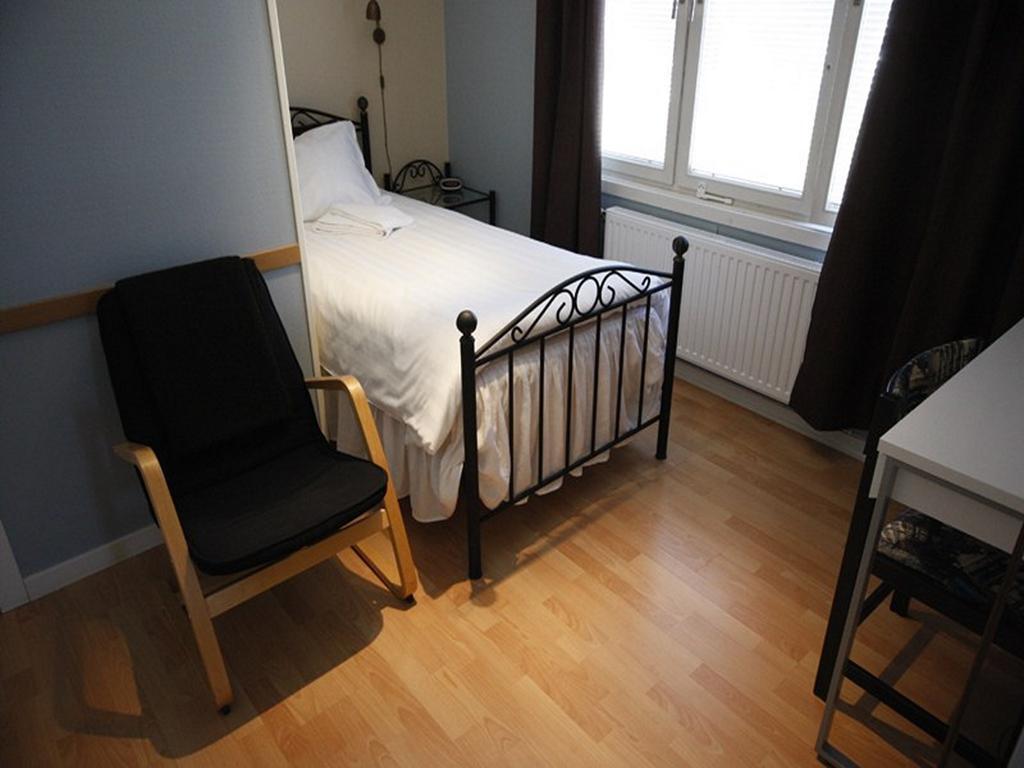 Hotell Zlafen Bed And Breakfast Karlskoga Room photo